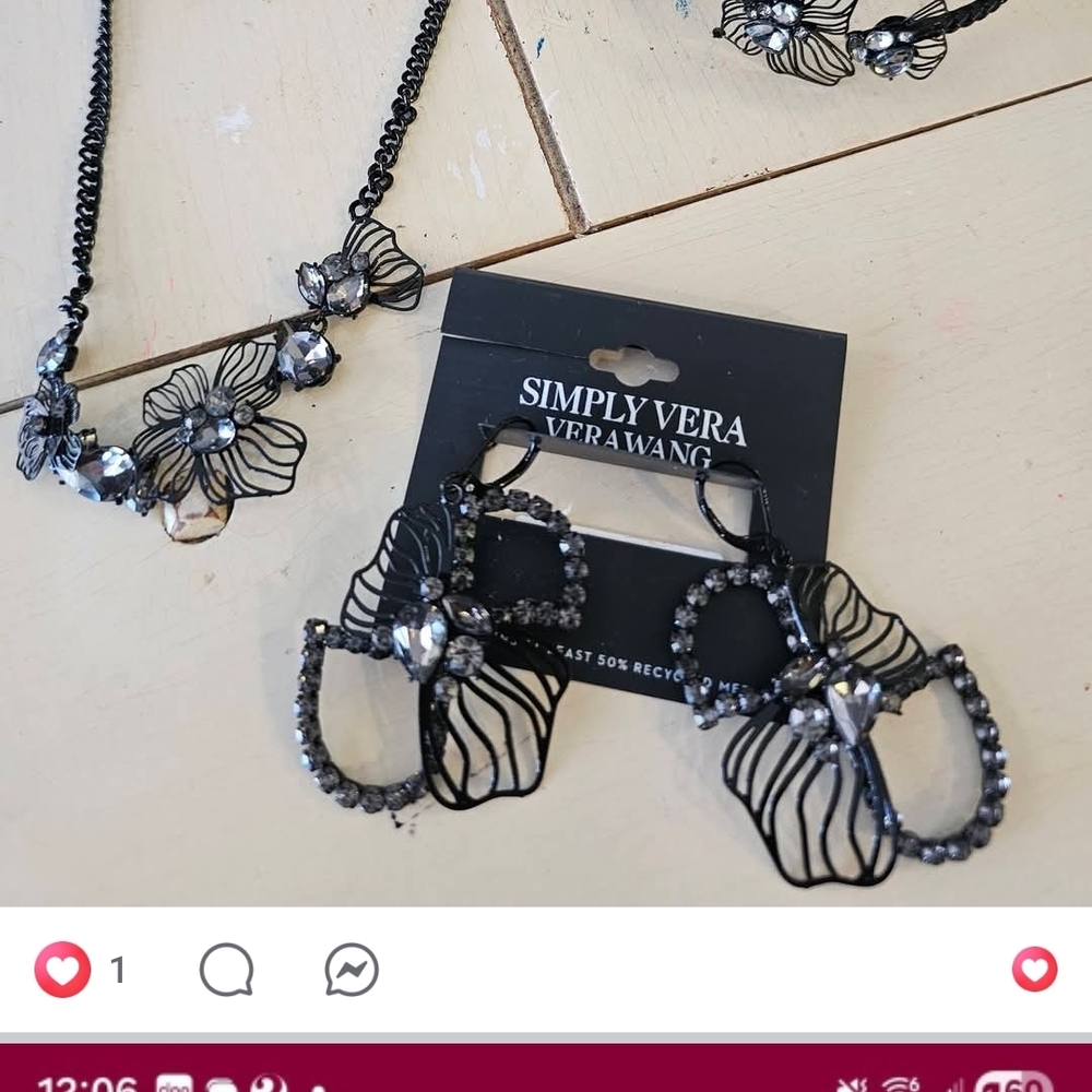 Vera Wang Black Floral Crystal Set
